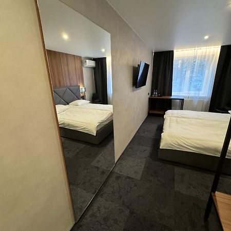 Alir Hotel Zhytomyr Ngoại thất bức ảnh