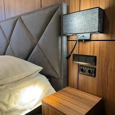 Alir Hotel Zhytomyr Ngoại thất bức ảnh