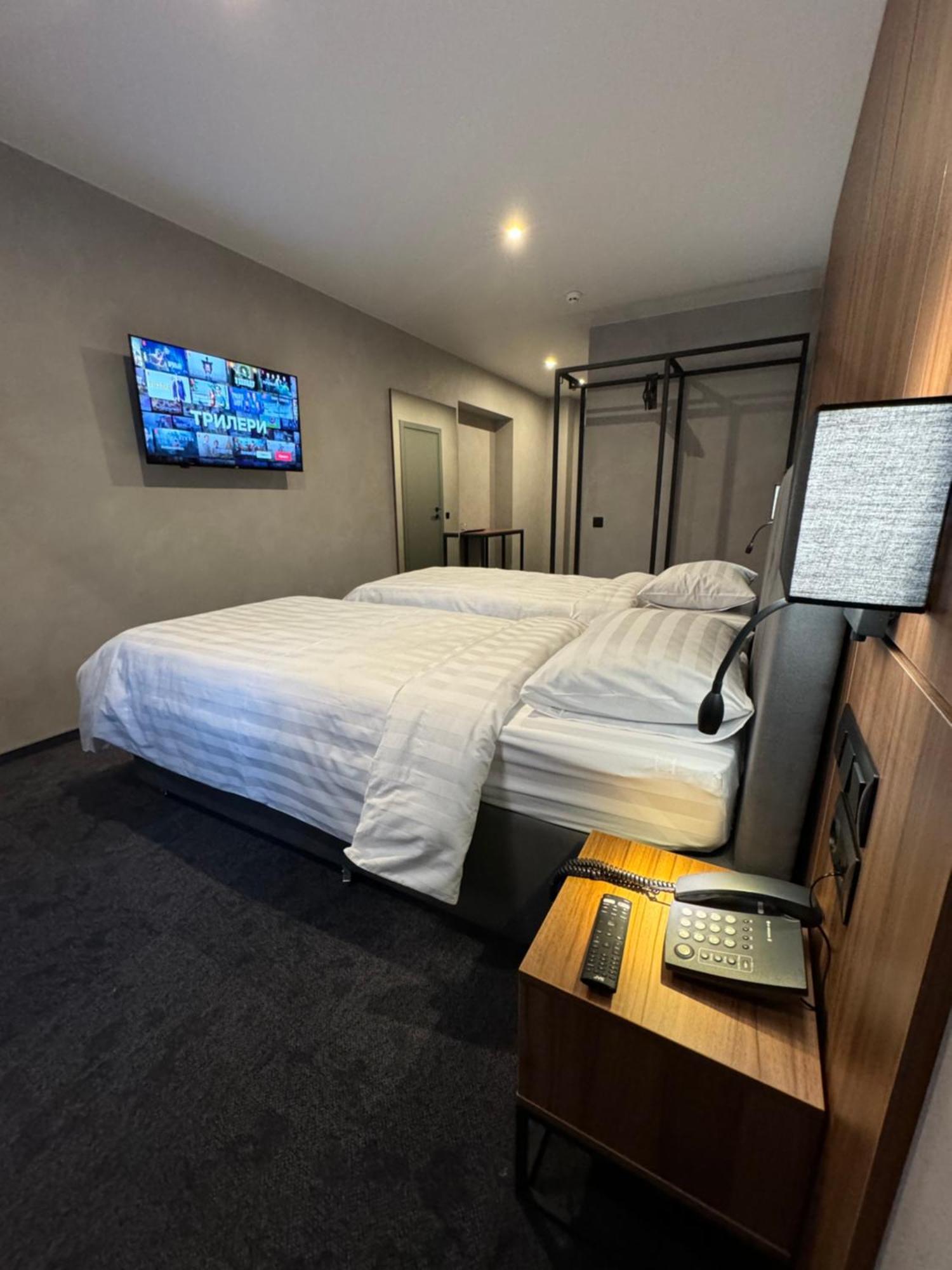 Alir Hotel Zhytomyr Ngoại thất bức ảnh