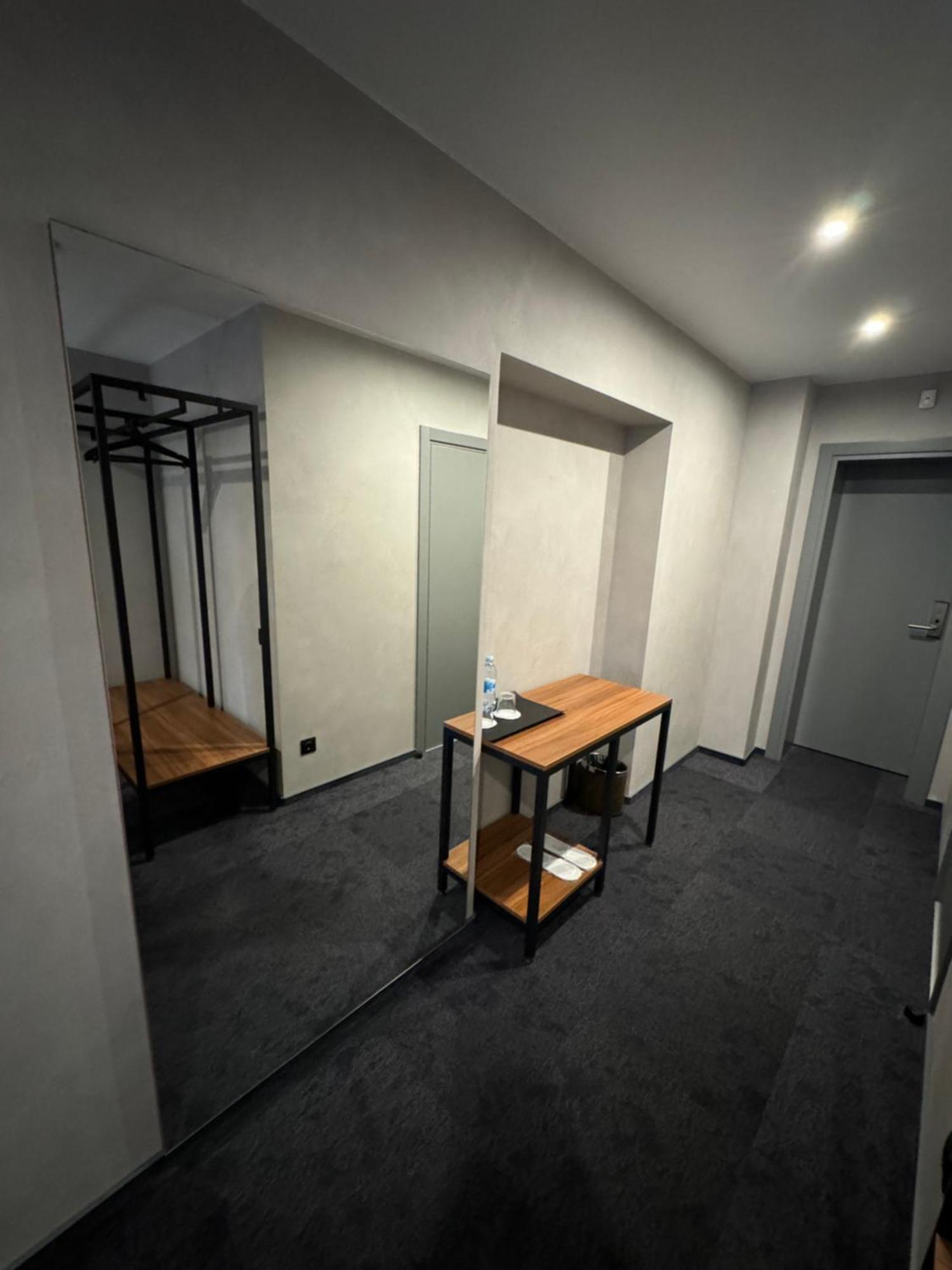 Alir Hotel Zhytomyr Ngoại thất bức ảnh