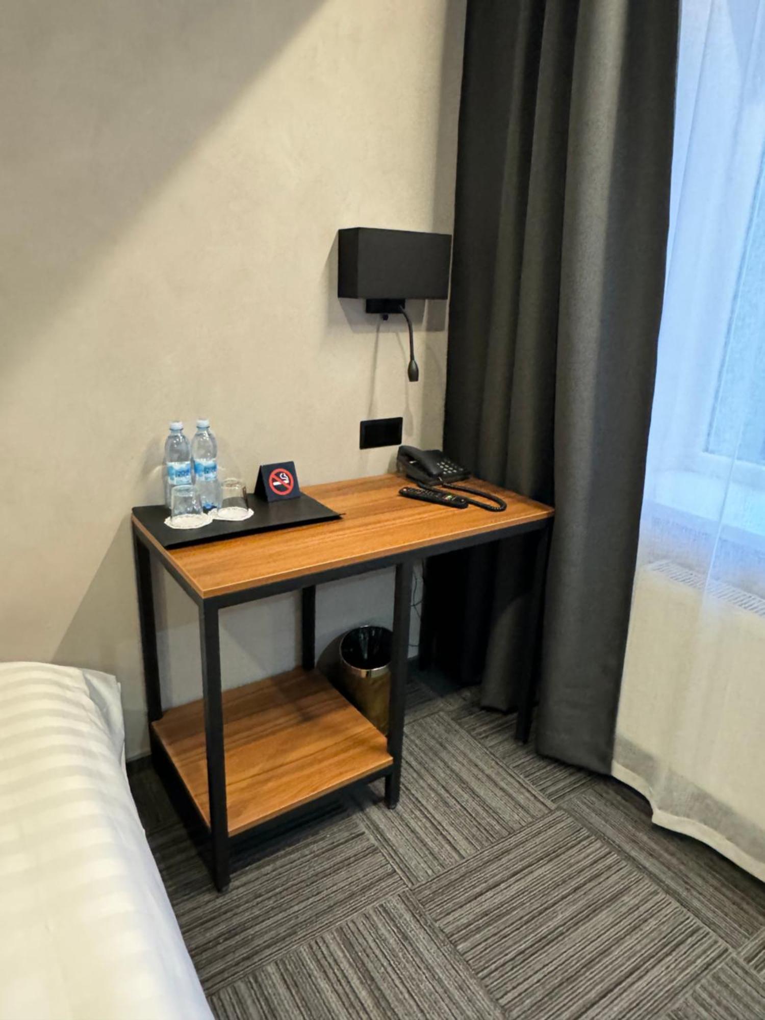 Alir Hotel Zhytomyr Ngoại thất bức ảnh