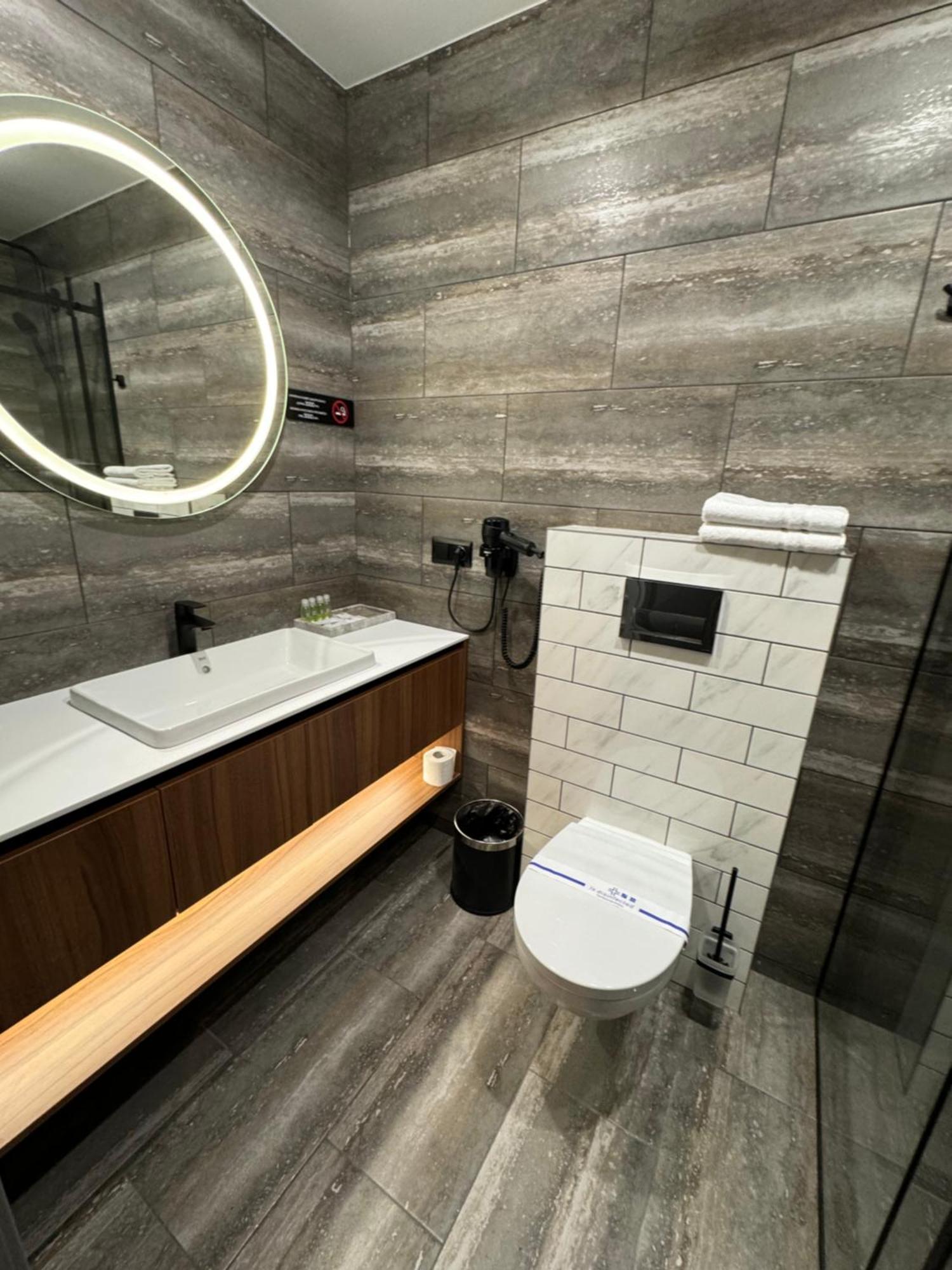 Alir Hotel Zhytomyr Ngoại thất bức ảnh