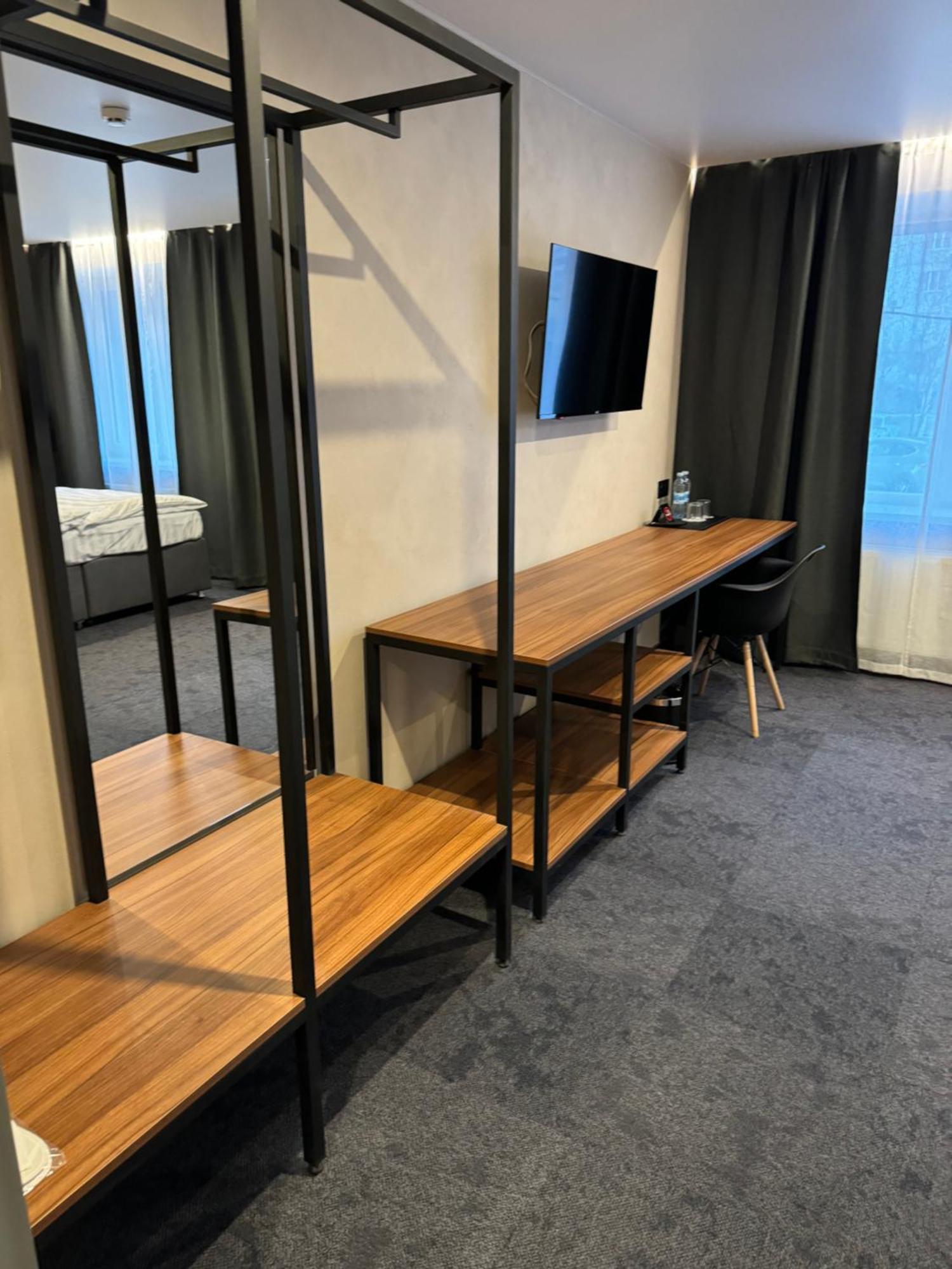 Alir Hotel Zhytomyr Ngoại thất bức ảnh