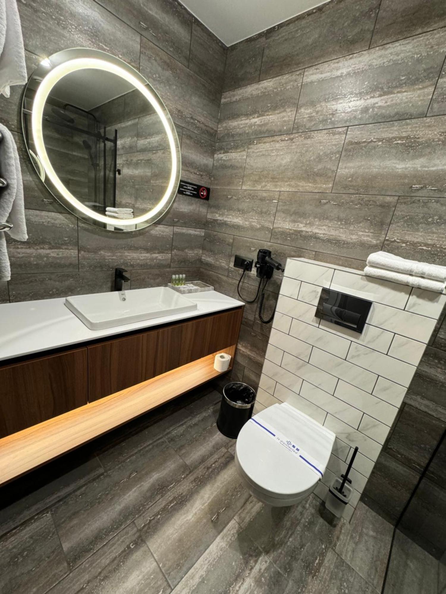 Alir Hotel Zhytomyr Ngoại thất bức ảnh