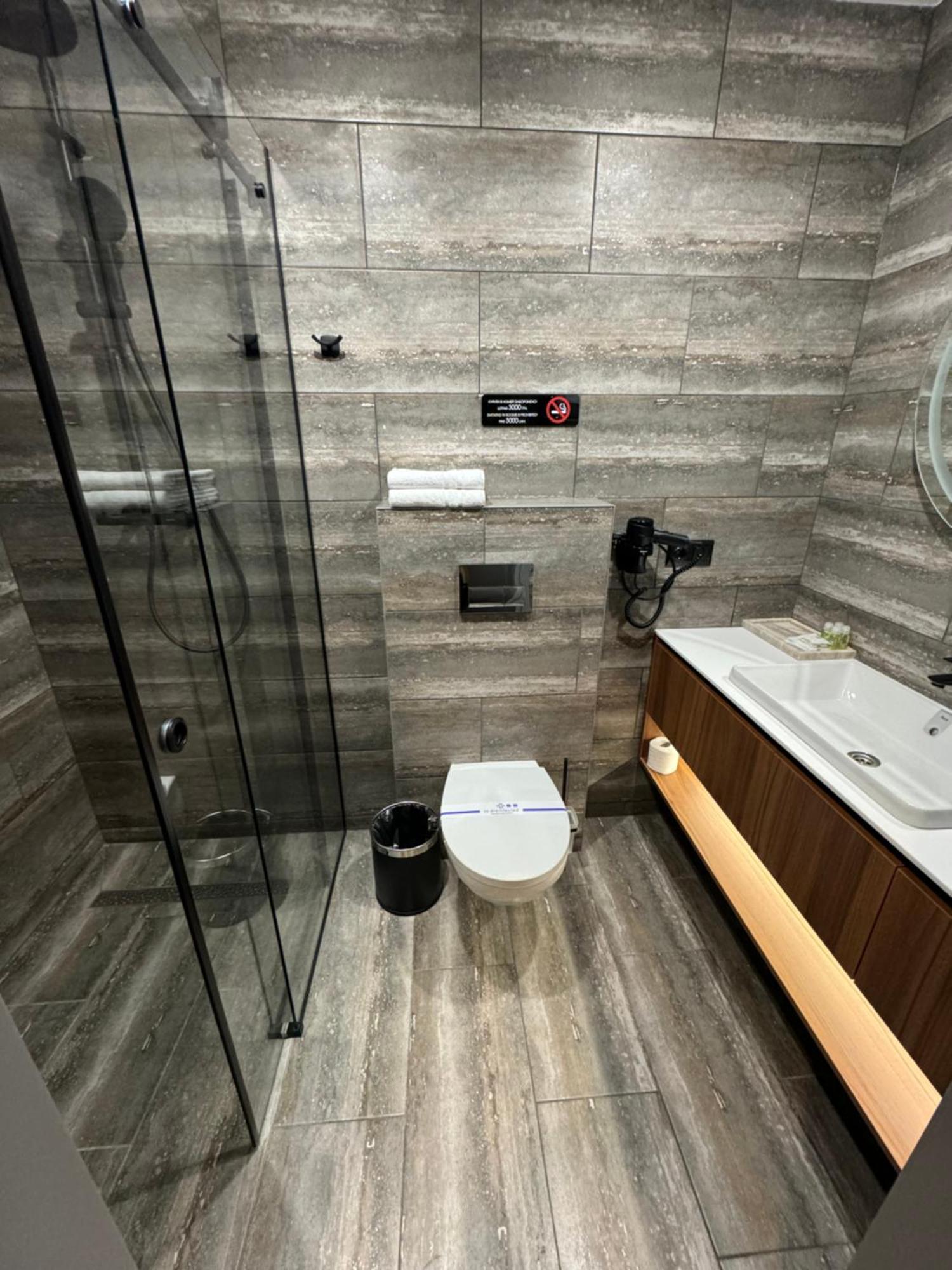 Alir Hotel Zhytomyr Ngoại thất bức ảnh