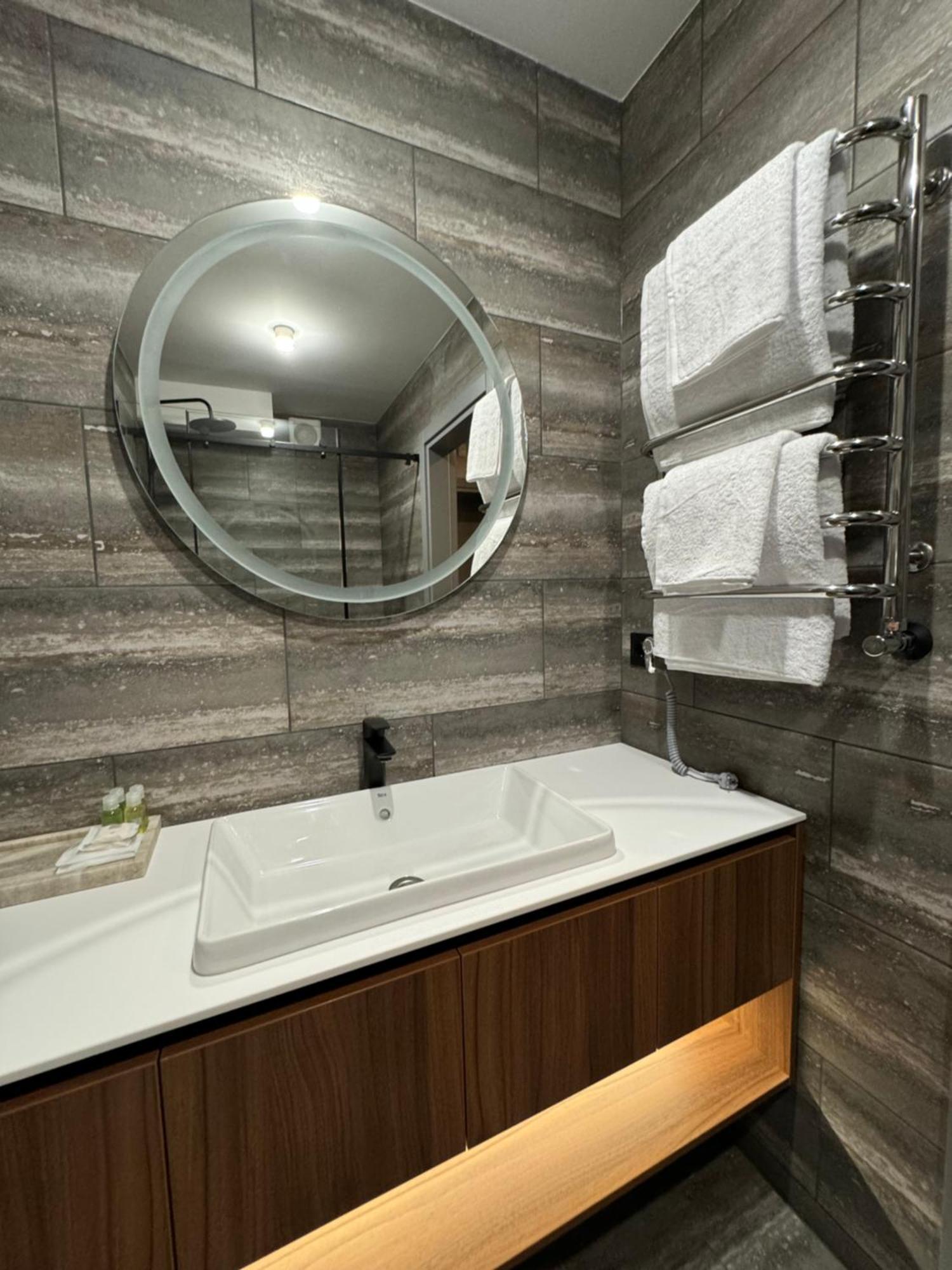 Alir Hotel Zhytomyr Ngoại thất bức ảnh