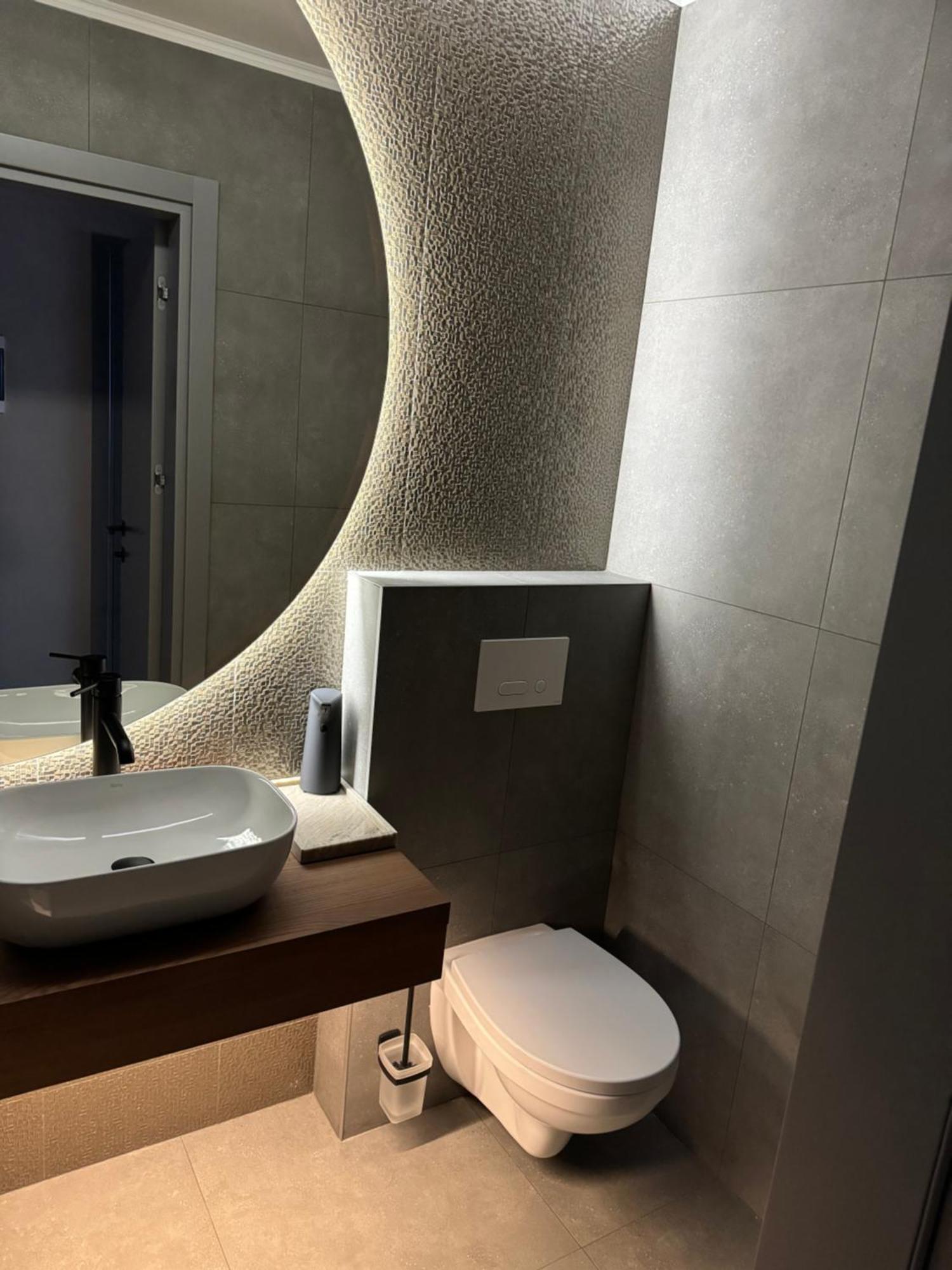 Alir Hotel Zhytomyr Ngoại thất bức ảnh