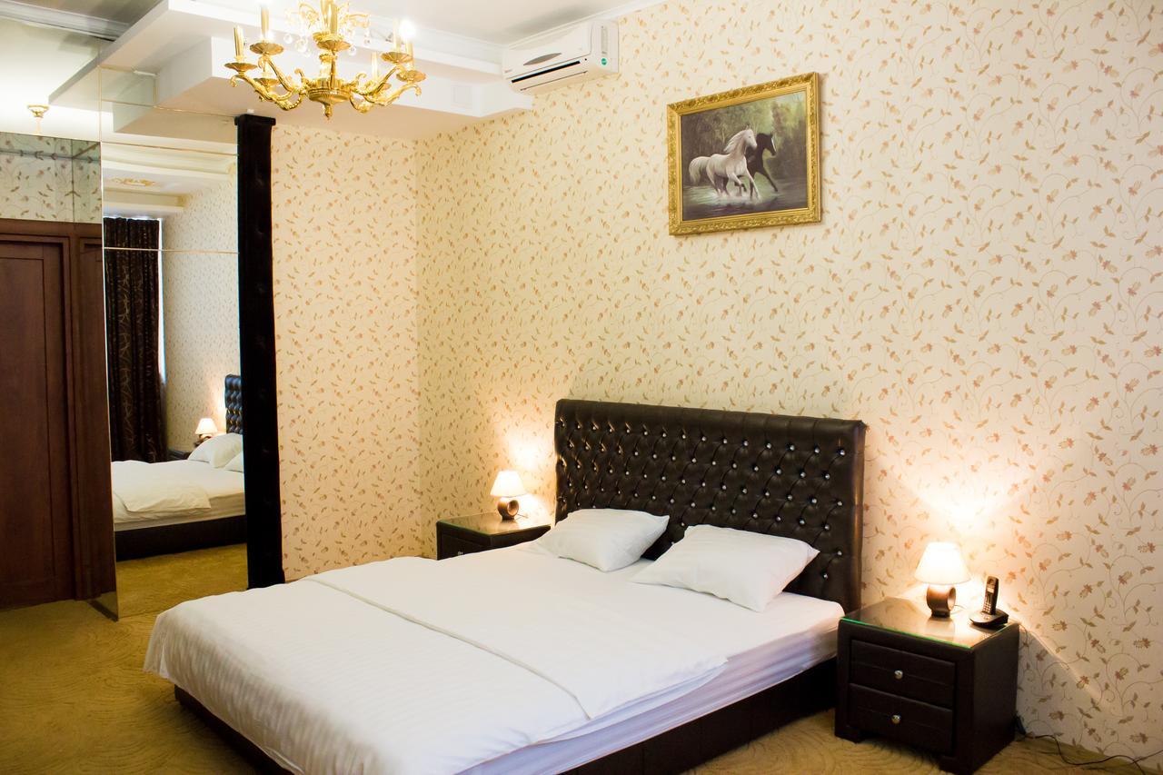 Alir Hotel Zhytomyr Ngoại thất bức ảnh