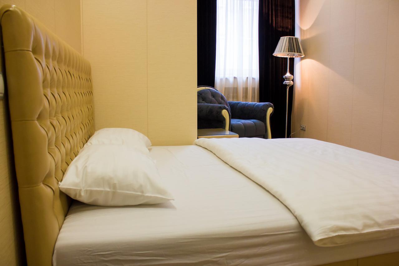 Alir Hotel Zhytomyr Ngoại thất bức ảnh