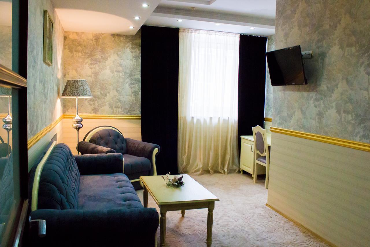 Alir Hotel Zhytomyr Ngoại thất bức ảnh