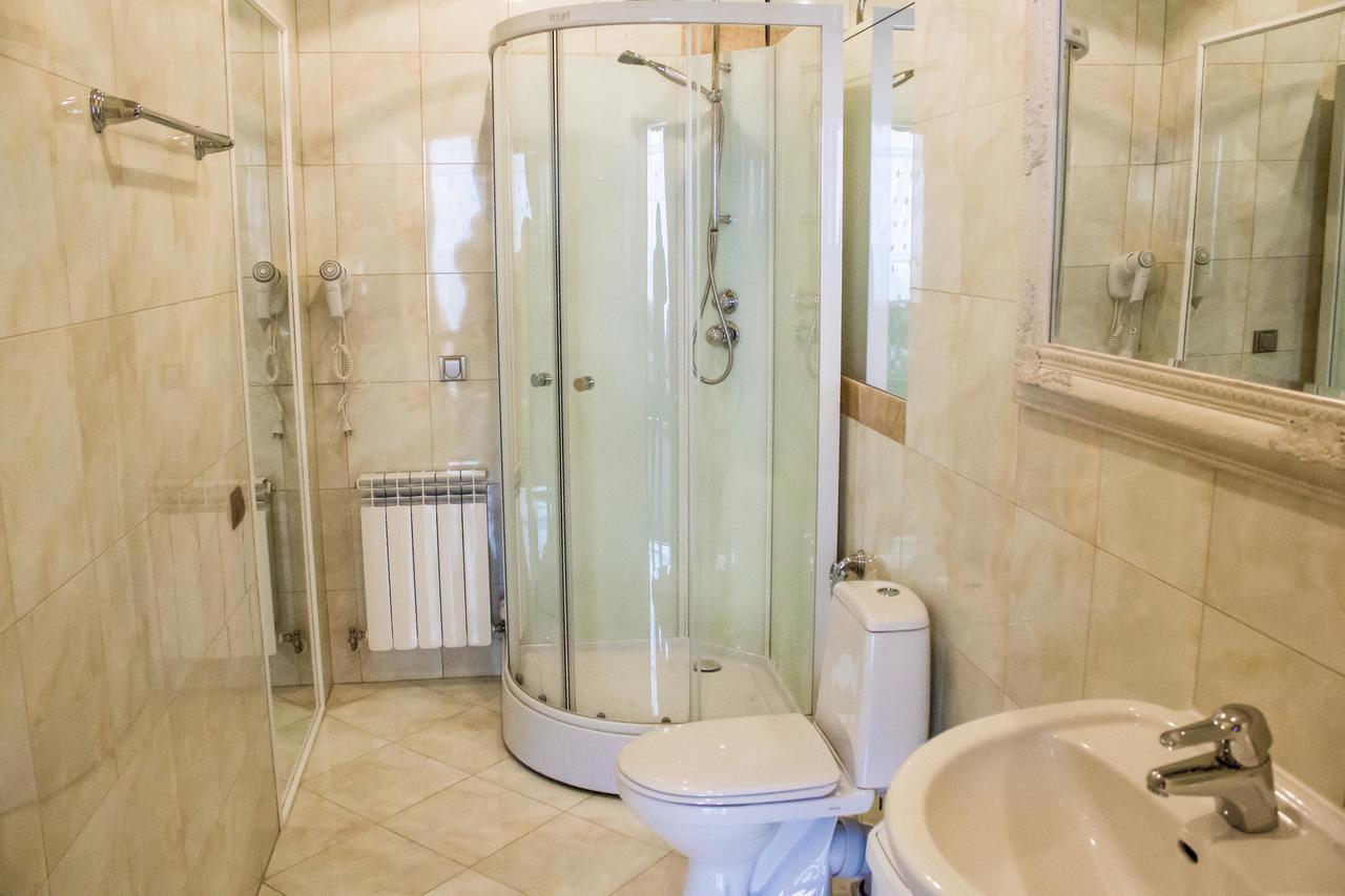 Alir Hotel Zhytomyr Ngoại thất bức ảnh