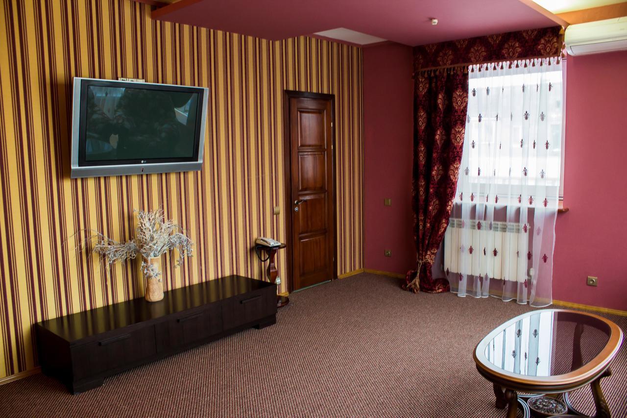 Alir Hotel Zhytomyr Ngoại thất bức ảnh