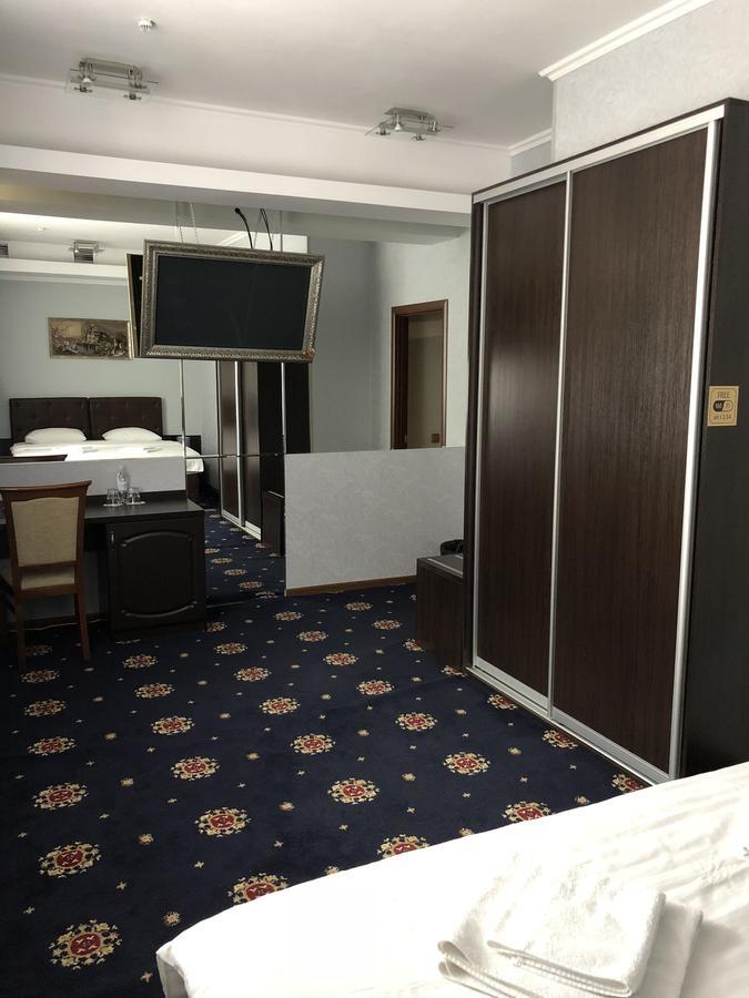 Alir Hotel Zhytomyr Ngoại thất bức ảnh